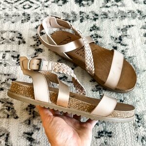 Blowfish Malibu Women's Fern Open Toe Sandal Rose Gold/Pink/Metallic/Cork Size 9